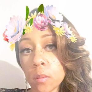 Meet your Posher, Deedee